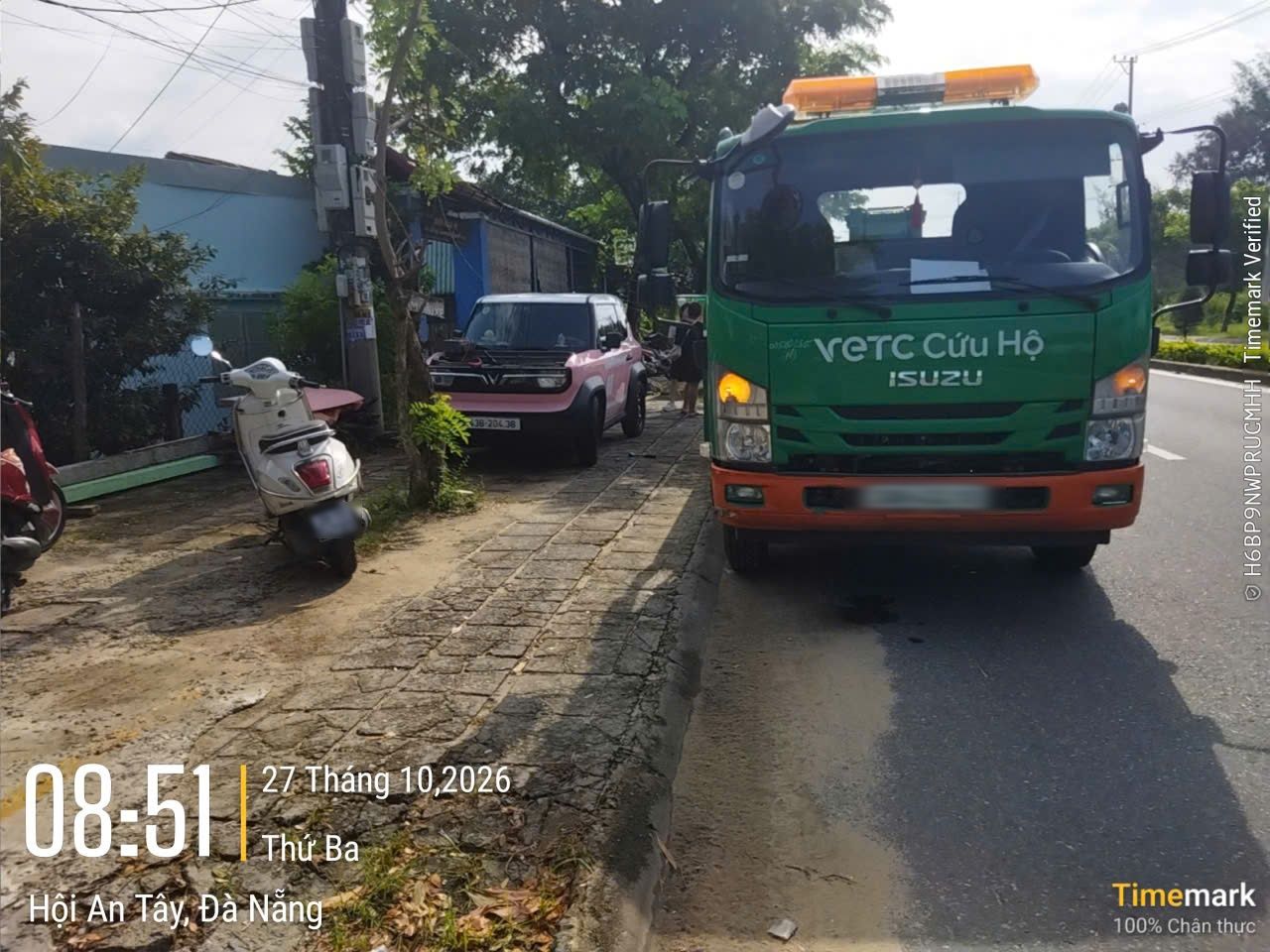 Hình ảnh cứu hộ