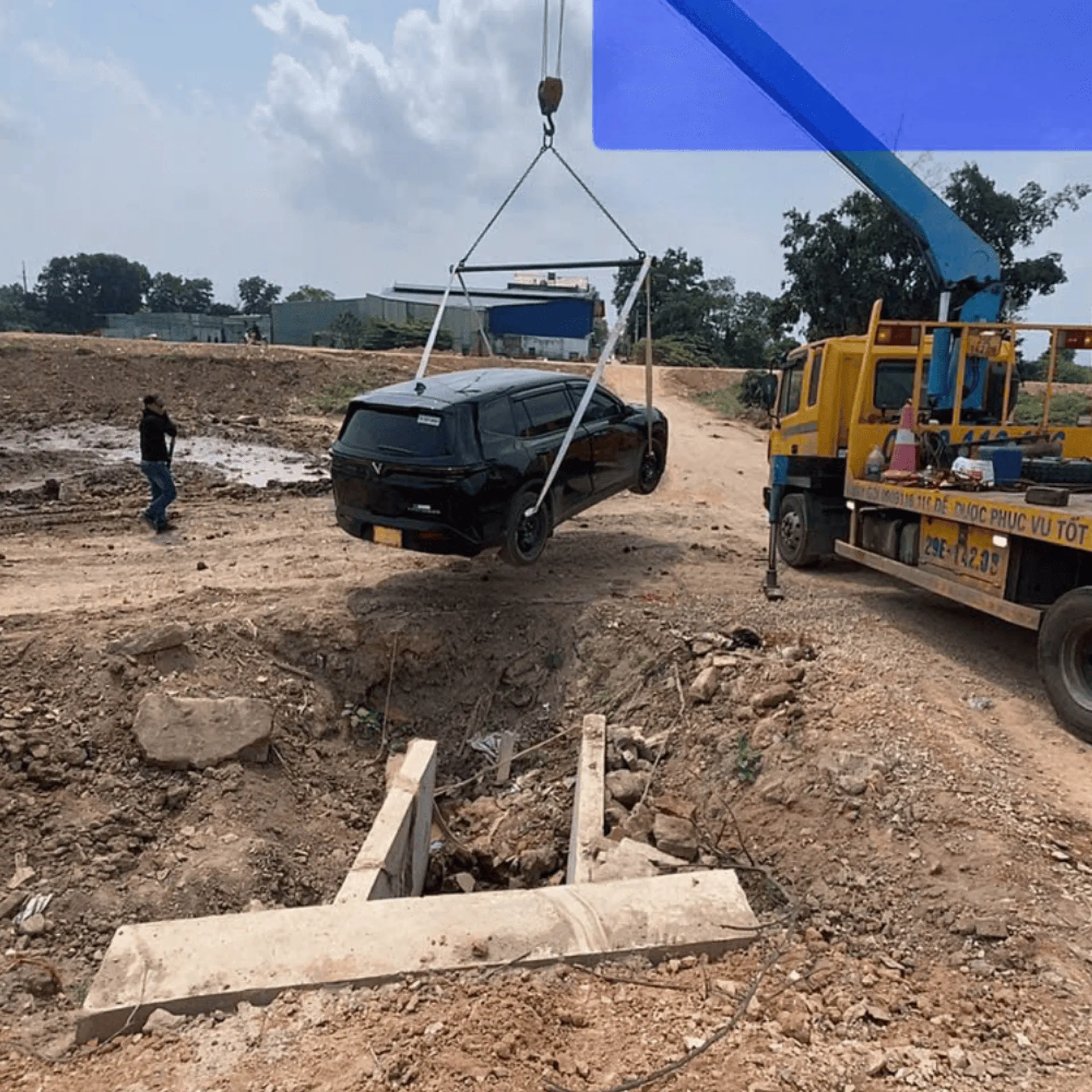 Xe tôi bó phanh ngay đoạn Vĩnh Hảo lúc giữa trưa nắng như đổ lửa