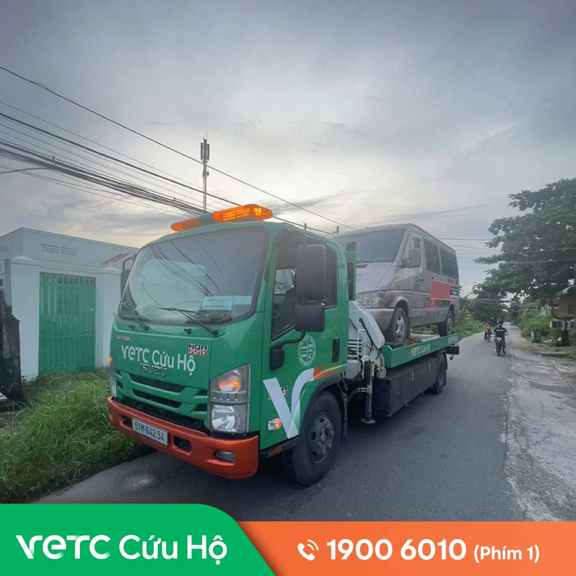 Sự cố nổ lốp trên đường ra cảng Sa Kỳ