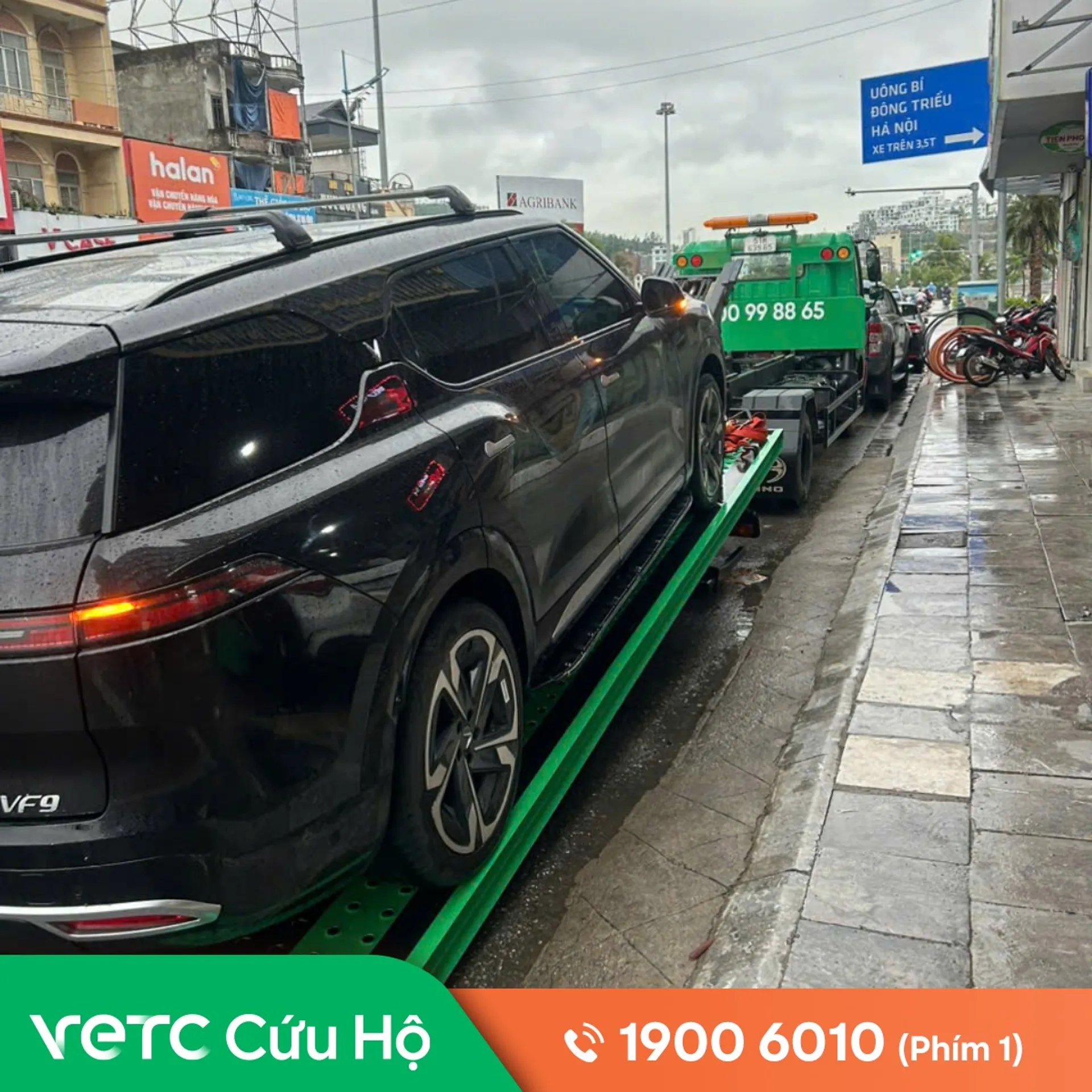 Xe chết máy trên cao tốc lúc rạng sáng