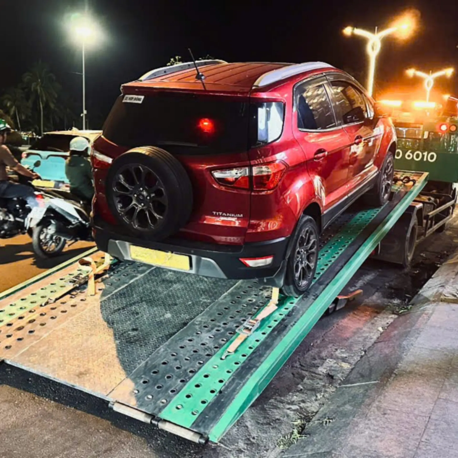Xe gặp sự cố bơm xăng điện tử vào buổi tối trên đoạn đường khá vắng làm tôi khá lo lắng