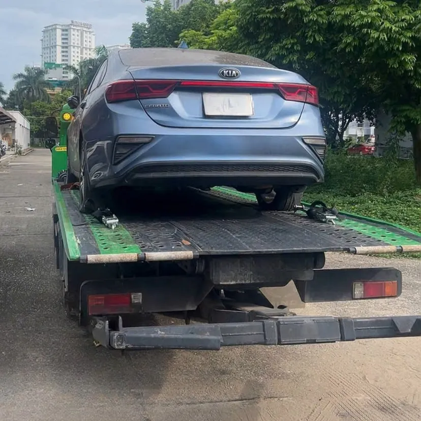Xe của công ty gặp sự cố trên tuyến cao tốc
