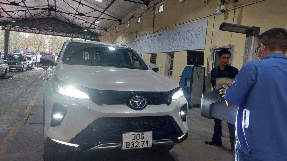 Cách kiểm tra xe độ đèn trước khi đi đăng kiểm