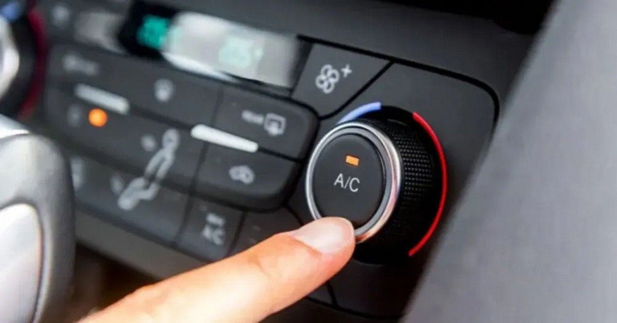 Chế độ sấy kính ô tô có cần bật A/C không?
