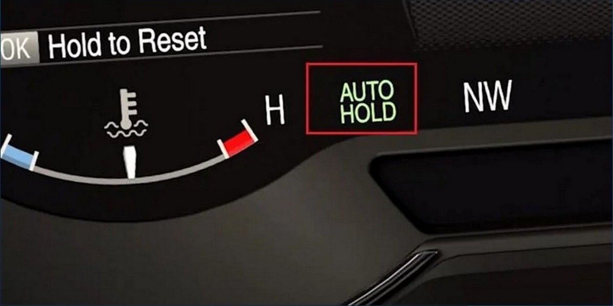Có nên bật Auto Hold thường xuyên không?
