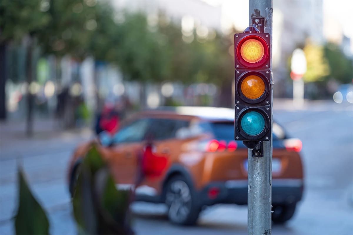 có nên tắt máy khi chờ lâu không