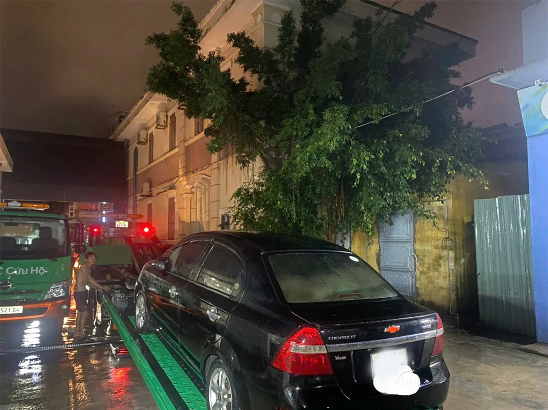 Mình đi du lịch Hạ Long thì xe bị ngập nước