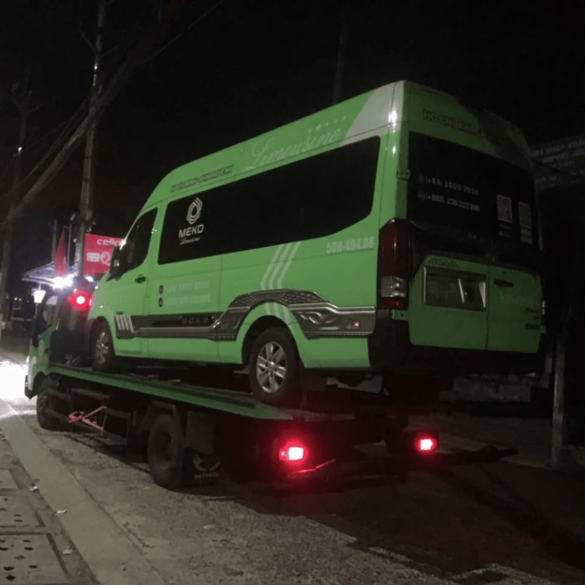 Nổ lốp trên QL1A lúc tối, gọi VETC nhấc máy ngay