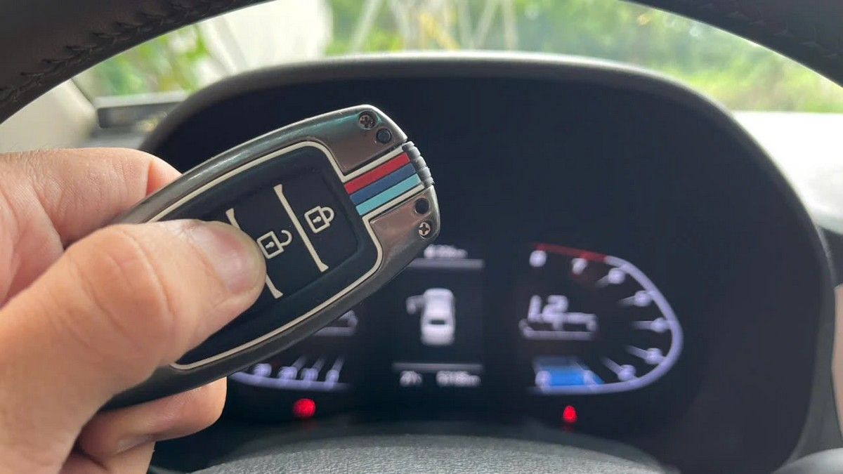 Dấu hiệu chìa khóa ô tô sắp hết pin