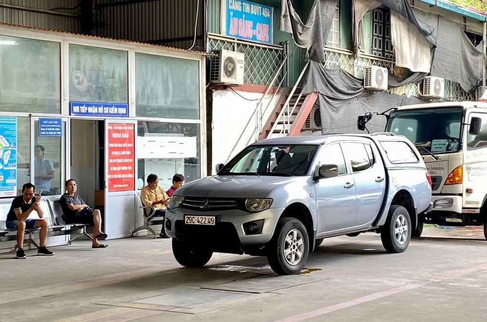 Phí đường bộ xe 5 chỗ 1 năm bao nhiêu tiền?