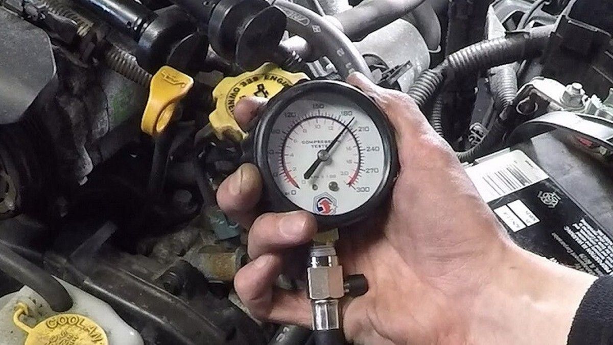 đèn báo áp suất dầu ở mức thấp