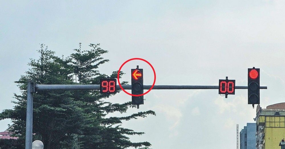 Đèn đỏ có được rẽ trái không? Mức phạt mới nhất cần biết