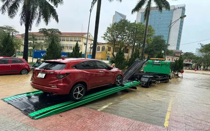 Khu vực hỗ trợ cứu hộ ô tô trên Quốc lộ 13