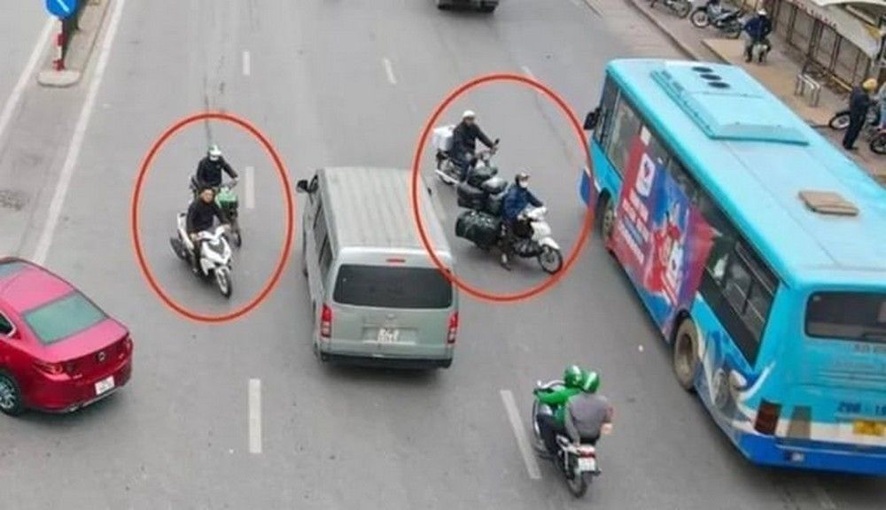 Lỗi lấn làn xe ô tô: Mức phạt mới nhất tài xế cần biết