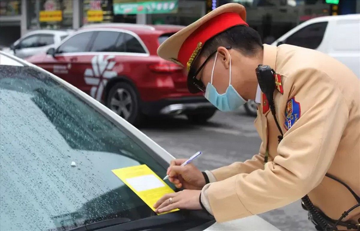 Mức phạt ô tô không có đăng kiểm năm 2026