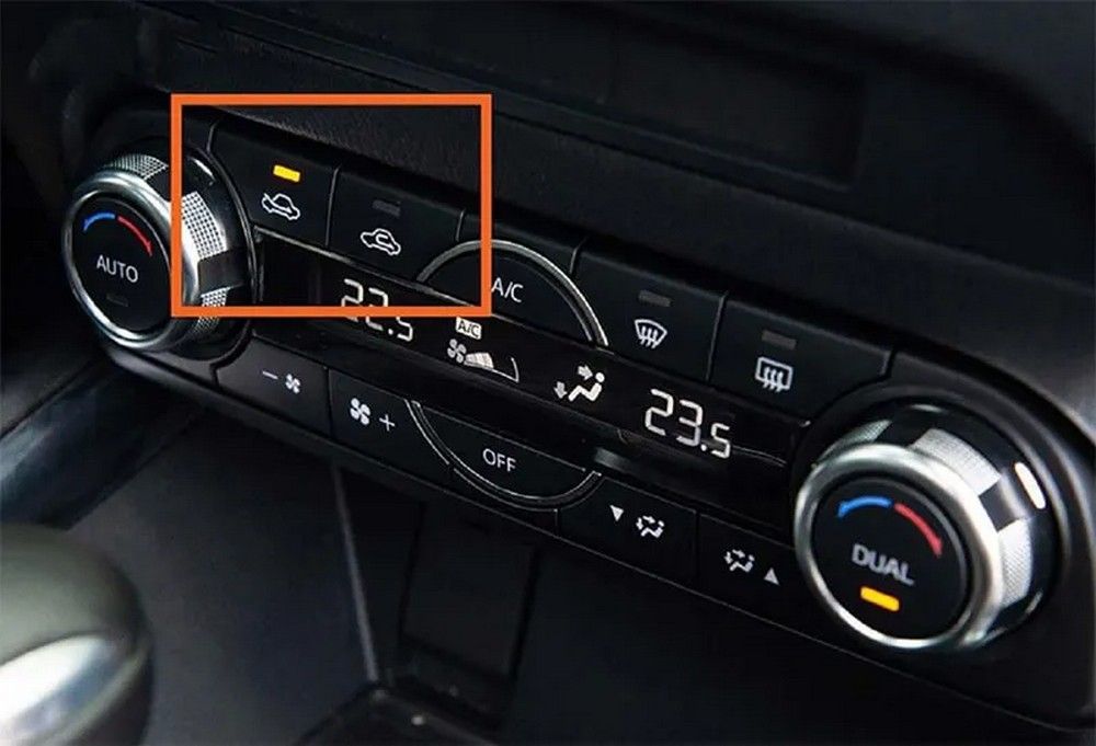 Nổ máy tại chỗ bật điều hoà có hại xe không? Có tốn xăng không?