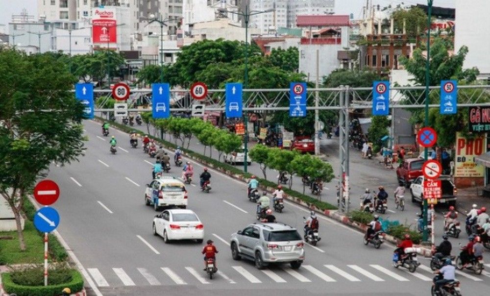 Phân biệt lỗi sai làn với không chấp hành vạch kẻ đường