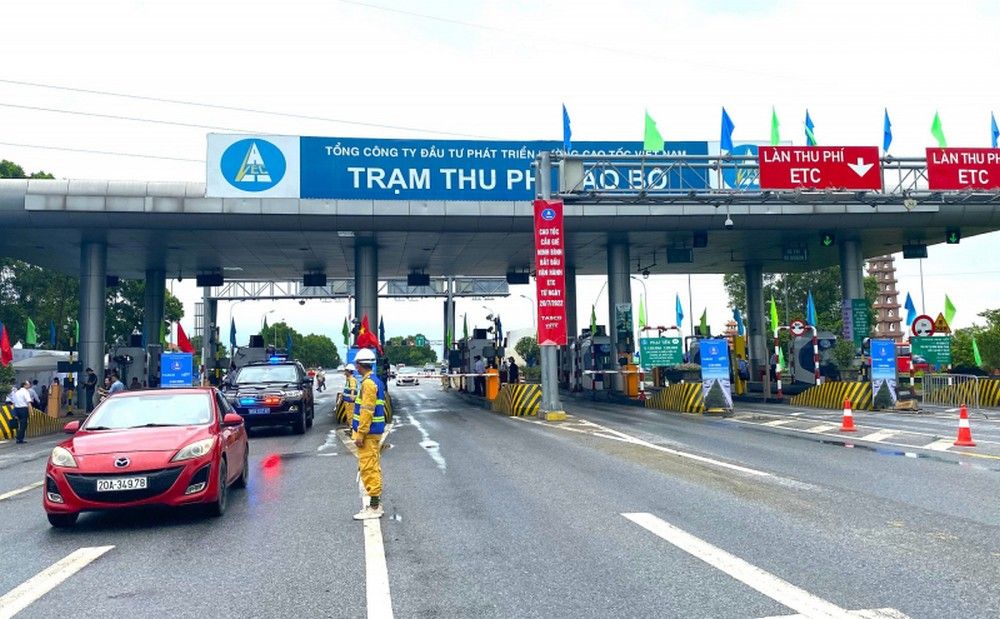 Phí đường bộ có giống phí BOT không?