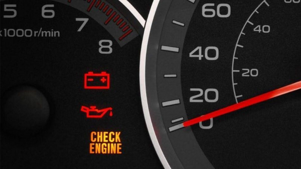 Xe báo Check Engine nhưng chạy vẫn bình thường có sao không?