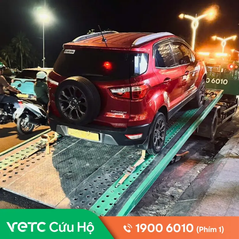 Xe tôi bị nổ lốp gần Cai Lậy khi đang đi Cần Thơ
