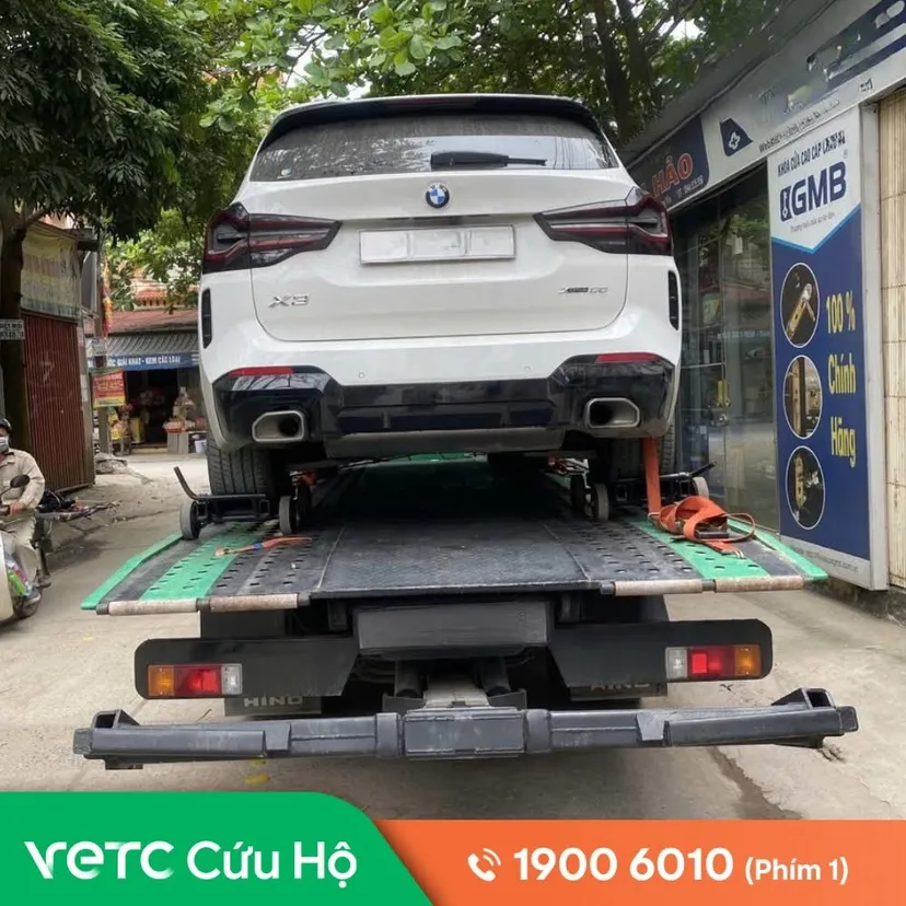 Xe tôi bị nổ lốp gần cầu Rạch Miễu khi đang về Bến Tre