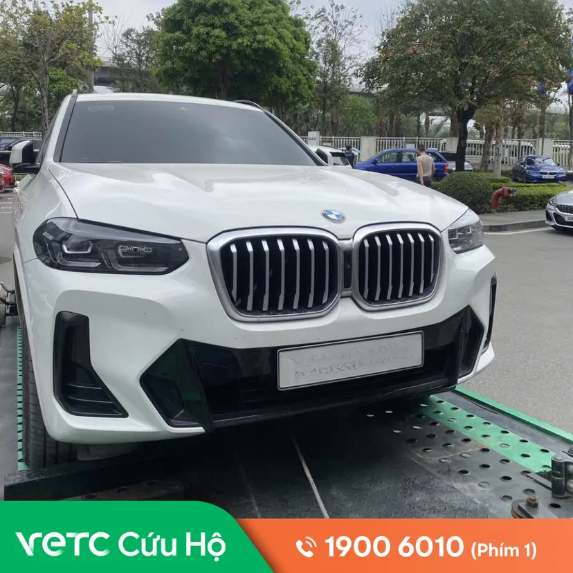 Xe tôi bị nổ lốp khi đang đi từ Hạ Long ra Vân Đồn, gần đoạn Cẩm Phả