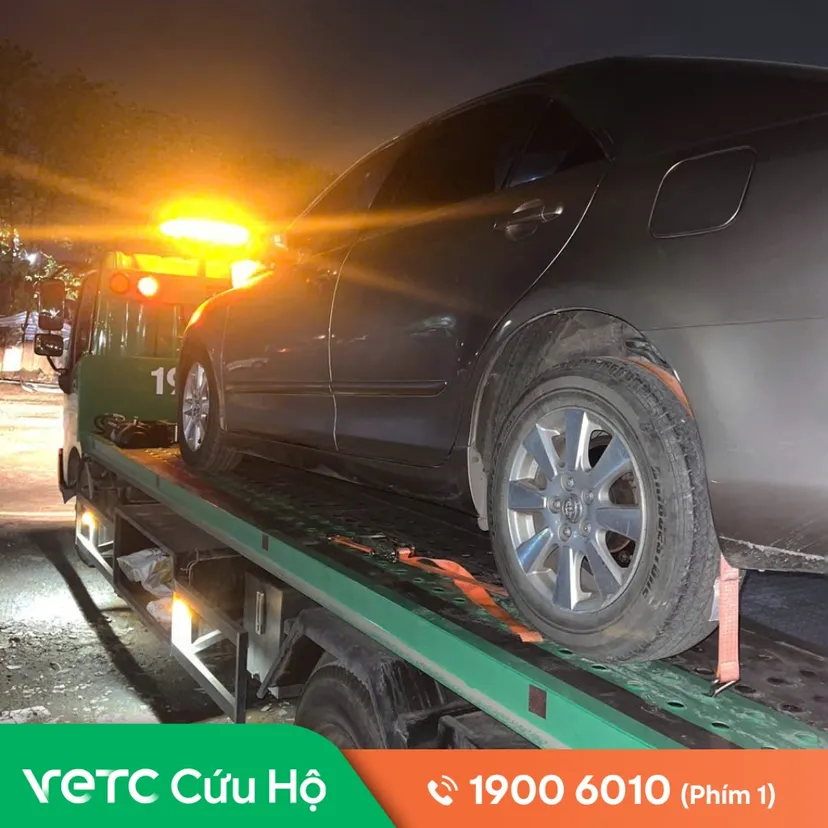 Xe tôi bị nổ lốp trên Quốc lộ 1 đoạn qua Thanh Hóa khi đang đi Nghệ An